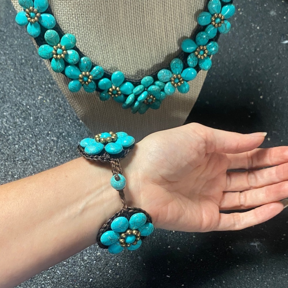 Turquoise Floral Necklace and Bracelet Set - Picture 8 of 8